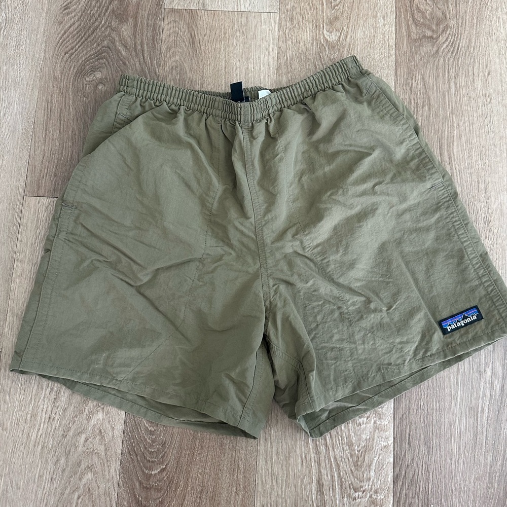 Patagonia baggies 5” men’s S
